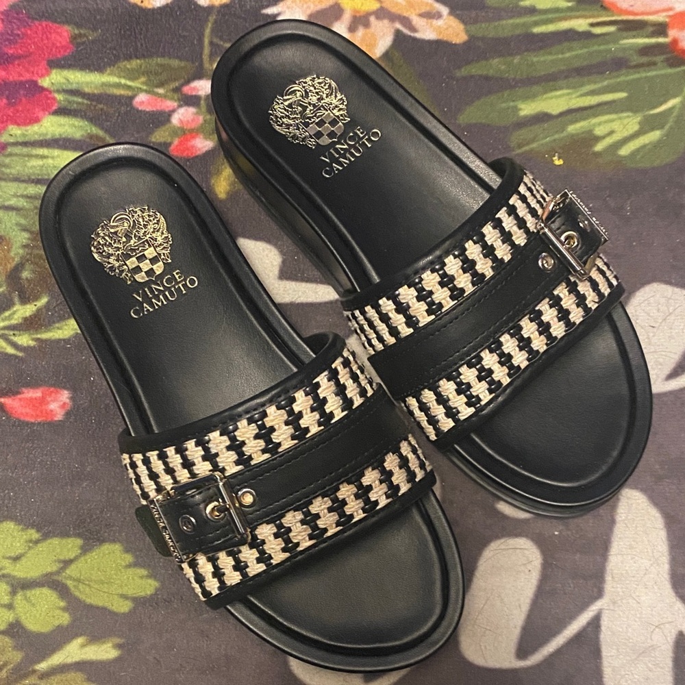 Vince Camuto Black and Cream Woven Sandals Brand New